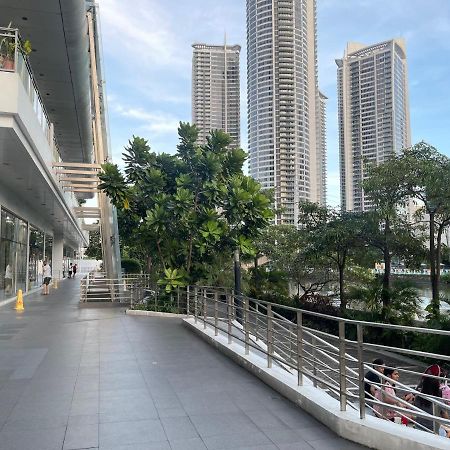 The Serene Escape Rockwell Makati City View 1Br Apartment มะนิลา ภายนอก รูปภาพ