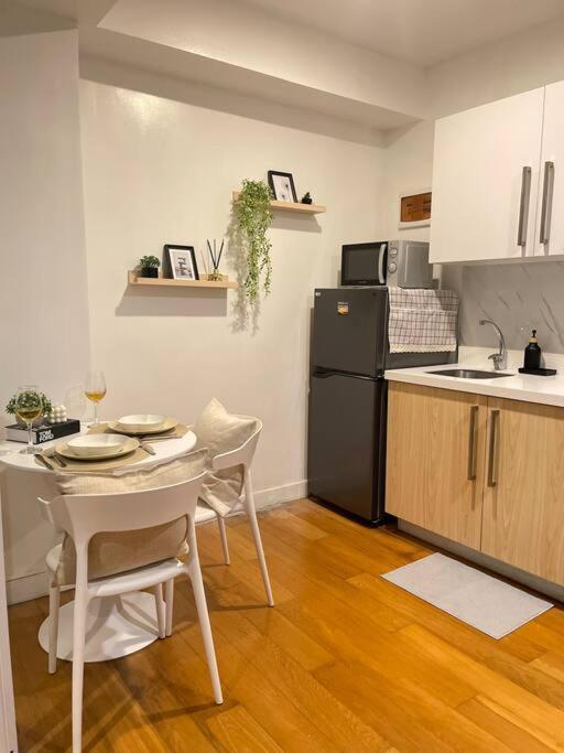 The Serene Escape Rockwell Makati City View 1Br Apartment มะนิลา ภายนอก รูปภาพ