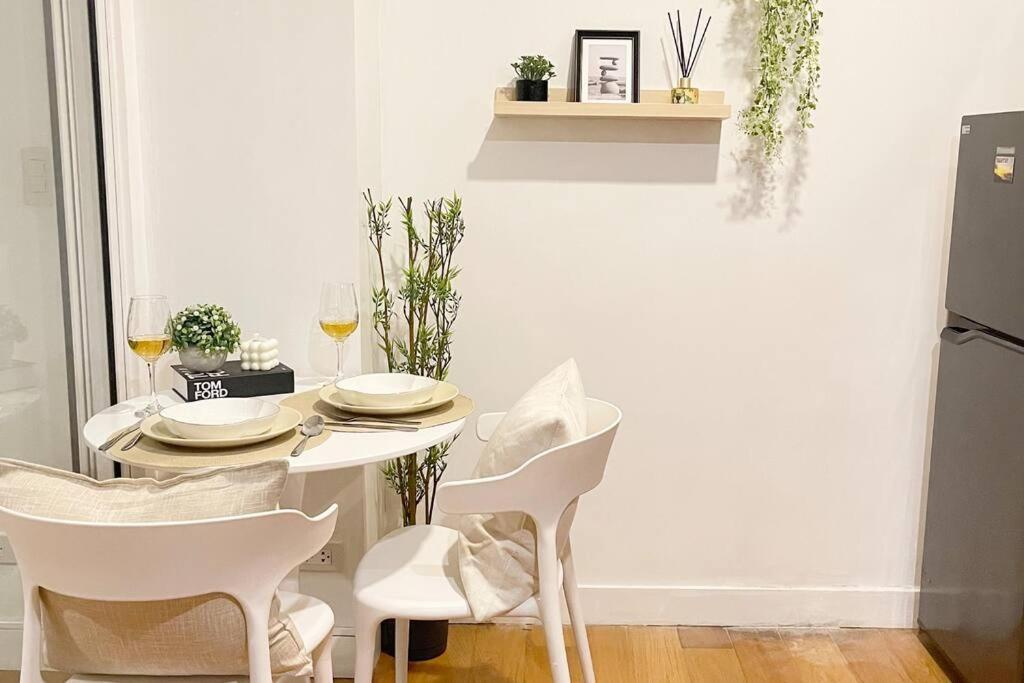 The Serene Escape Rockwell Makati City View 1Br Apartment มะนิลา ภายนอก รูปภาพ